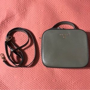 Michael Kors Jet Set Medium pebbled leather crossbody purse